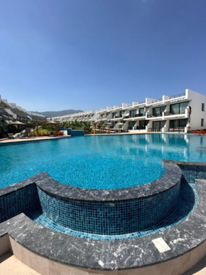 Pearl Island Studio Apartment fantastic pool view E-4
